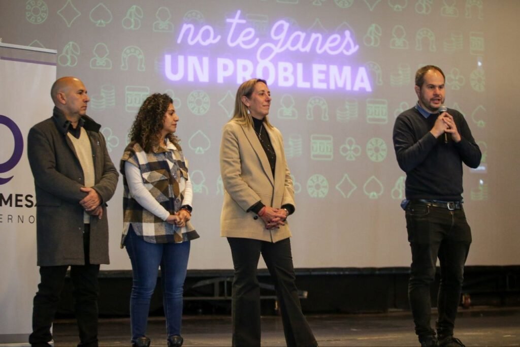 DIRECTIVOS Y DOCENTES QUILMEÑOS DESTACARON LA INICIATIVA DEL GOBIERNO MUNICIPAL “NO TE GANES UN PROBLEMA” (2)