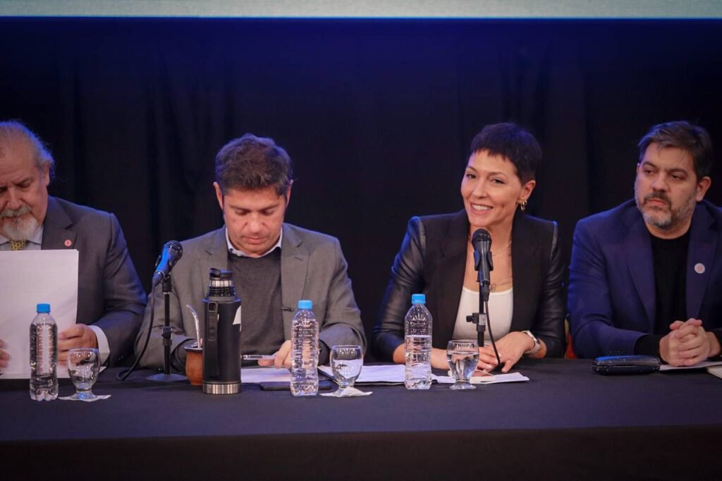 MAYRA-Y-AXEL-KICILLOF-CERRARON-EL-ENCUENTRO-BONARENSE-DE-CIENCIA-Y-UNIVERSIDAD-EN-LA-UNQ-3.jpeg