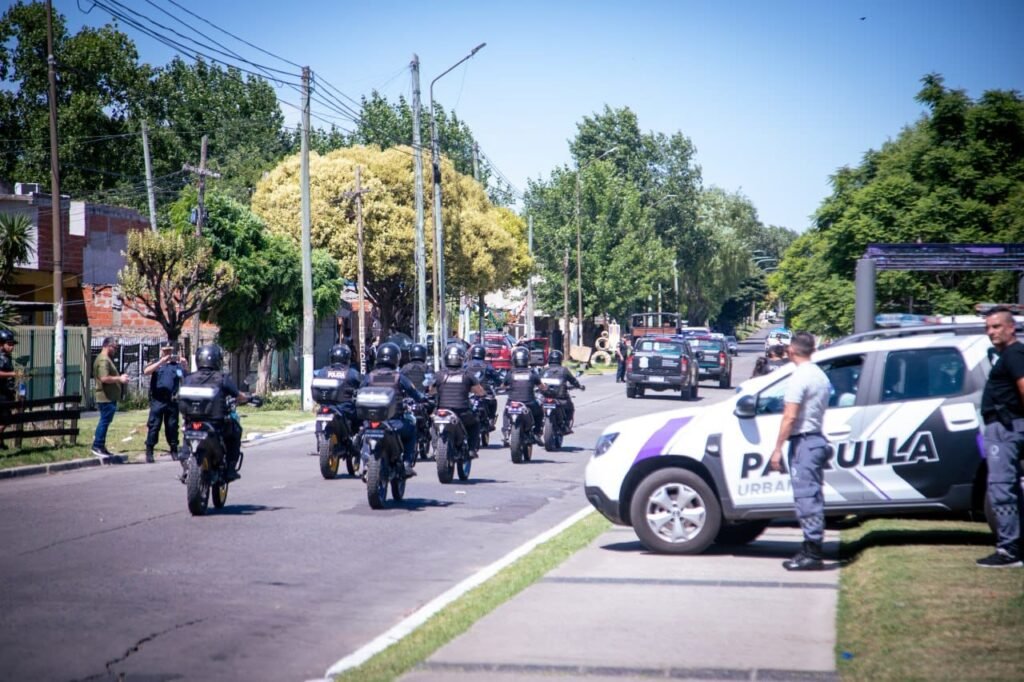 INTENSO-OPERATIVO-DE-SATURACION-E-INTERCEPTACION-VEHICULAR-EN-QUILMES-OESTE-Y-EZPELETA-3.jpg