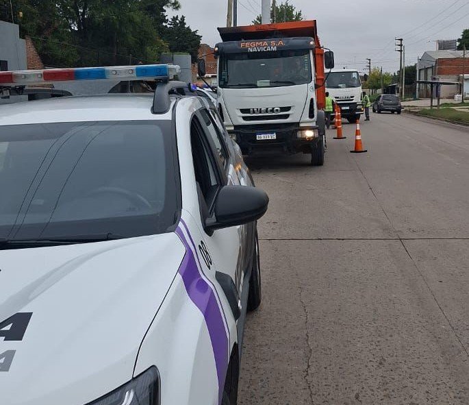 EL-MUNICIPIO-DE-QUILMES-INFRACCIONO-A-UN-CAMION-CON-UNA-CARGA-ILEGAL-DE-TIERRA-3.jpg