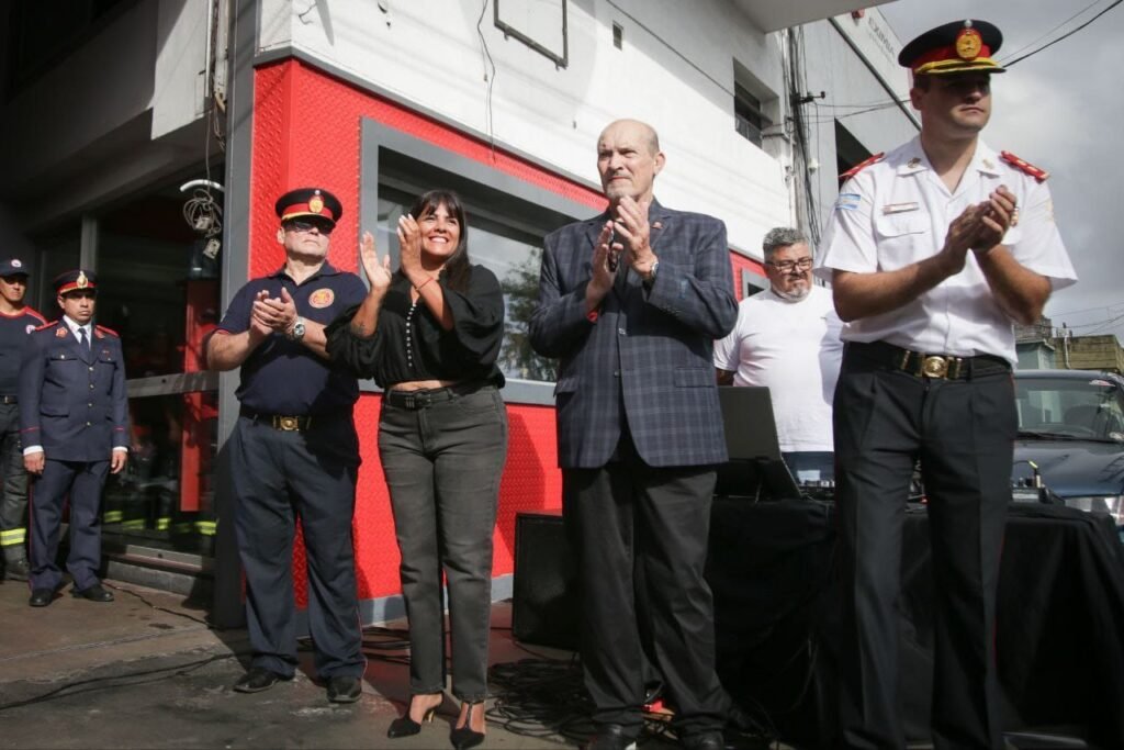 LA-ASOCIACION-DE-BOMBEROS-VOLUNTARIOS-DE-BERNAL-CELEBRO-SU-112o-ANIVERSARIO-4.jpg