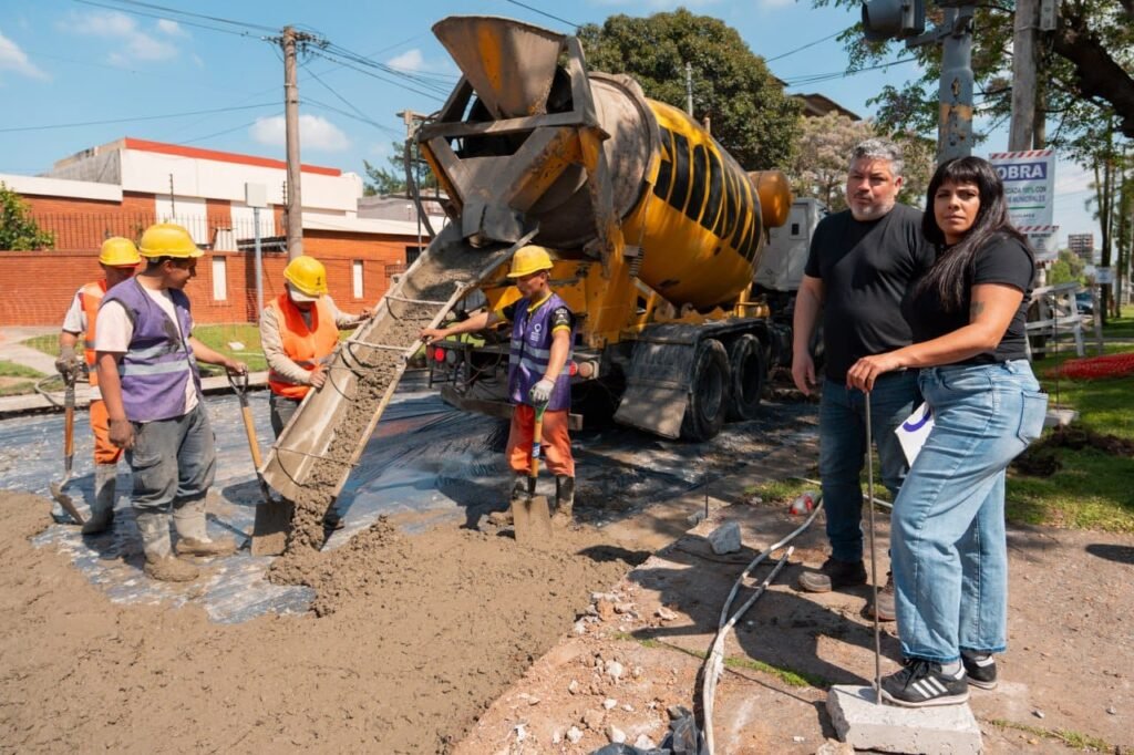 CONTINÚAN LAS TAREAS DE BACHEO Y REPARACIÓN DE CALZADA SIMULTÁNEAS EN DISTINTOS PUNTOS DE QUILMES CON FONDOS 100% MUNICIPALES 4