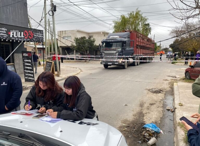 EL-MUNICIPIO-DE-QUILMES-INTERVINO-ANTE-GRAVES-DANOS-EN-EL-TENDIDO-ELECTRICO-PROVOCADOS-POR-CAMIONES-1.jpg
