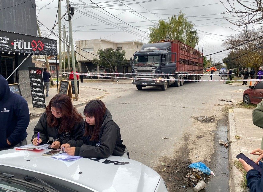 EL-MUNICIPIO-DE-QUILMES-INTERVINO-ANTE-GRAVES-DANOS-EN-EL-TENDIDO-ELECTRICO-PROVOCADOS-POR-CAMIONES-1.jpg