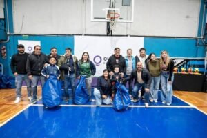 EL MUNICIPIO HIZO ENTREGA DE KITS DEPORTIVOS A LOS 17 CLUBES DE QUILMES QUE INTEGRAN LA LIGA FADI 1