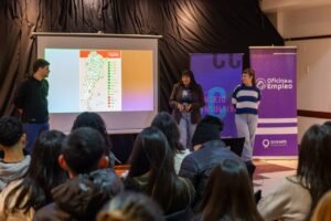EL MUNICIPIO PRESENTÓ EL TALLER “JUVENTUDES Y EMPLEABILIDAD” EN EL CENTRO DE EMPLEADOS DE COMERCIO DE QUILMES 1