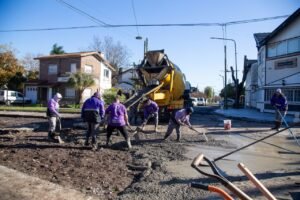 EL PLAN MUNICIPAL DE BACHEO SIGUE ADELANTE EN EL OESTE DEL DISTRITO 3