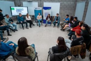 EVA MIERI ENCABEZÓ UN ENCUENTRO CON PASANTES DE LA UNAJ EN EL ECOPARQUE DE QUILMES 3