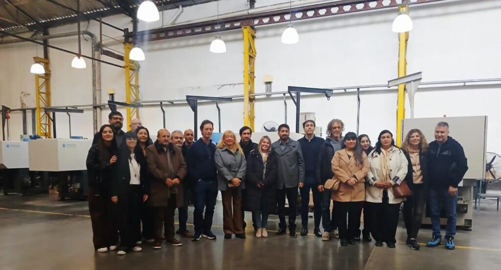 FUNCIONARIOS-MUNICIPALES-Y-CONCEJALES-ENCABEZARON-UNA-REUNION-CON-EL-ENAC-Y-UN-NUCLEO-DE-PYMES-LOCALES-1.jpg