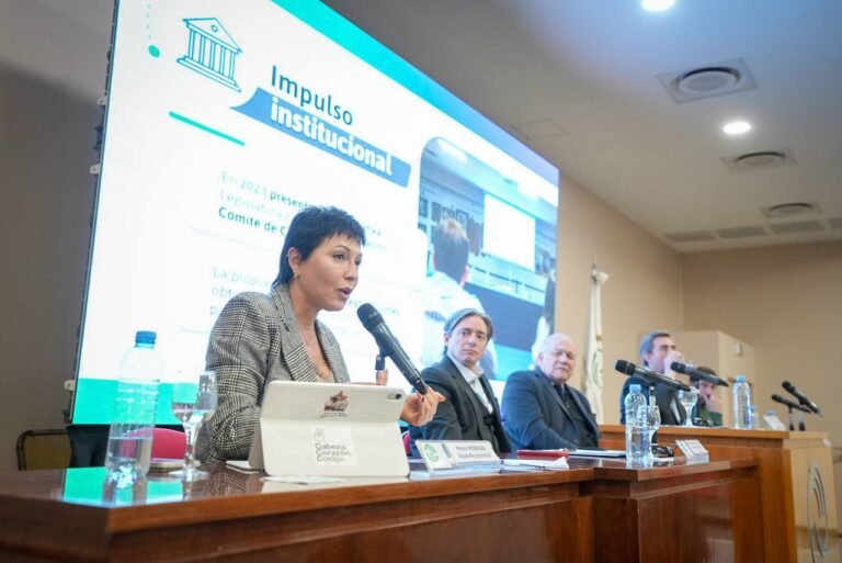 MAYRA INSISTIÓ EN LA NECESIDAD DE FINANCIAMIENTO INTERNACIONAL PARA LA OBRA DE LOS ARROYOS SAN FRANCISCO Y LAS PIEDRAS 4