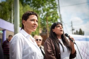 MAYRA Y EVA MIERI INUGURARON 33 NUEVAS CUADRAS DE PAVIMENTO EN EL BARRIO EL PROGRESO DE BERNAL OESTE 4
