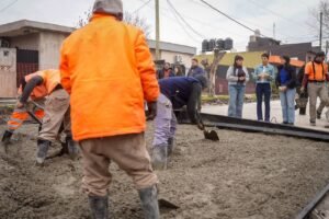 MAYRA Y EVA MIERI RECORRIERON LA IMPORTANTE OBRA DE PAVIMENTACIÓN DE 17 NUEVAS CUADRAS DE ASFALTO EN VILLA LA FLORIDA 4