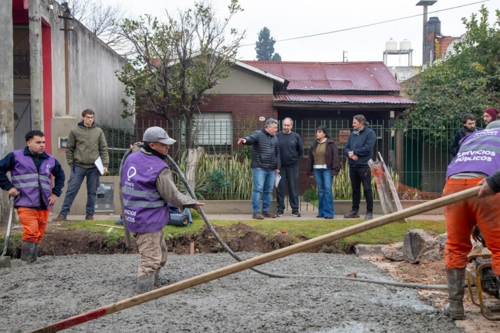 TAREAS DE REPARACIÓN DE CALZADA EN SAN FRANCISCO SOLANO 2